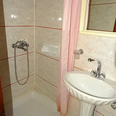 海葵之屋旅馆 4* 干尼亞